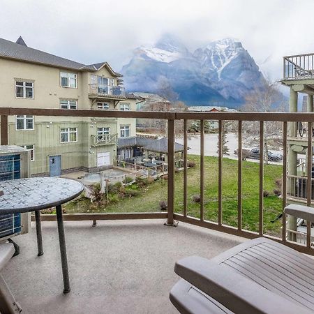 Lovely Mountain View 2 Bedroom Suite Canmore Luaran gambar