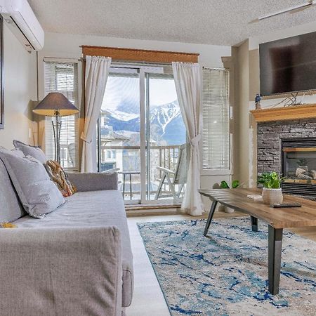 Lovely Mountain View 2 Bedroom Suite Canmore Luaran gambar